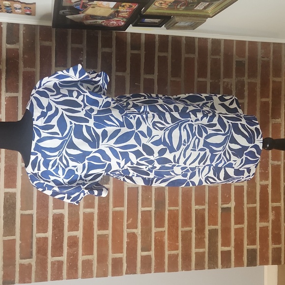 Emma & Michelle button up casual dress, size medium - Picture 5 of 8